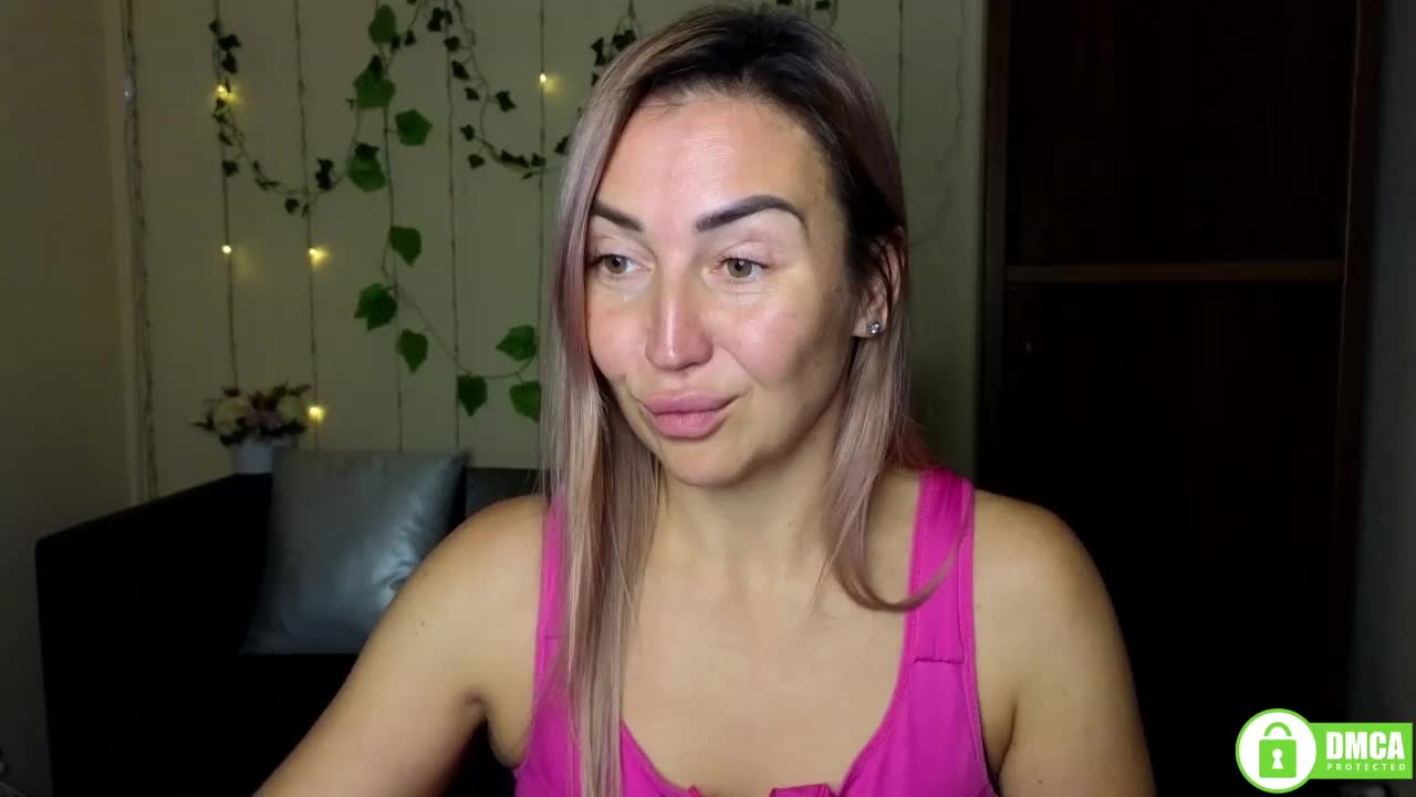 Jullyblondkiss Adult Chat November 18, 2025