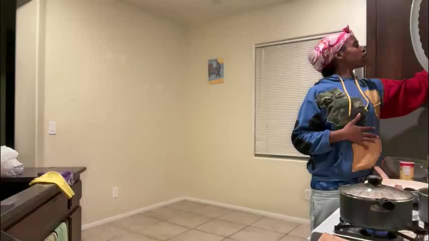 cum2charmxx Adult Chat November 18, 2025