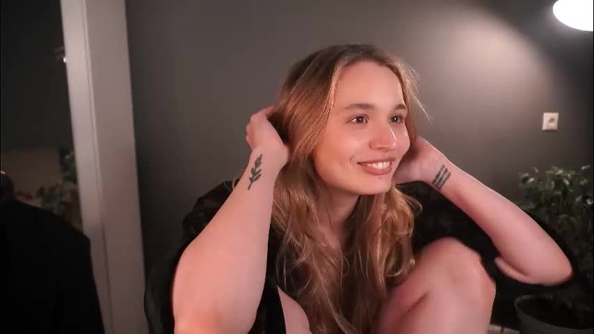 lisa_schiele Adult Chat November 18, 2025