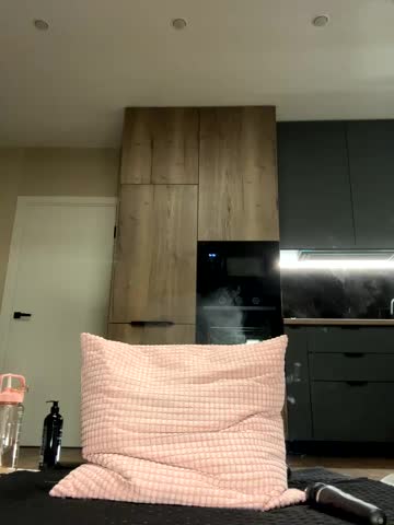 Alina_Vibe_Me Adult Chat November 18, 2025