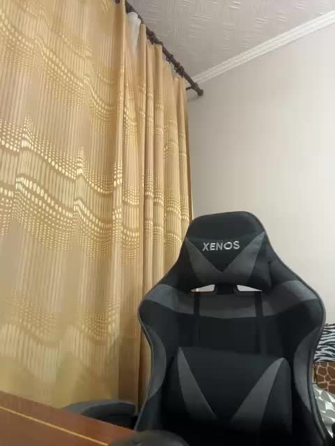 Vika19981 Adult Chat November 18, 2025