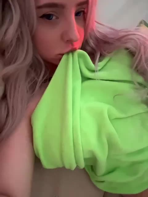 LittleDelora Adult Chat November 18, 2025