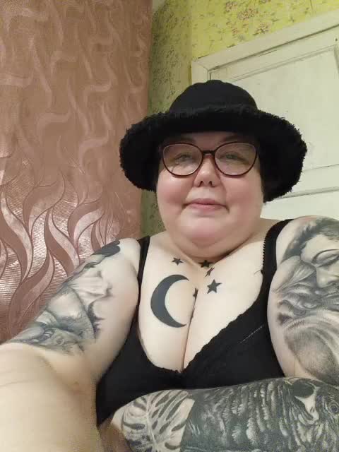 Svetlanka86 Adult Chat November 18, 2025