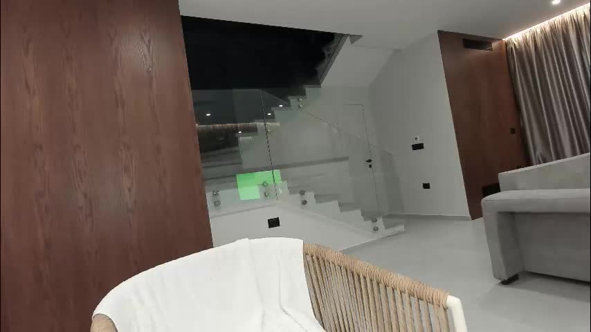 ehotlovea Adult Chat November 18, 2025