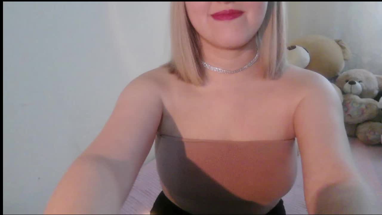 -Sweet-smile- Adult Chat November 18, 2025