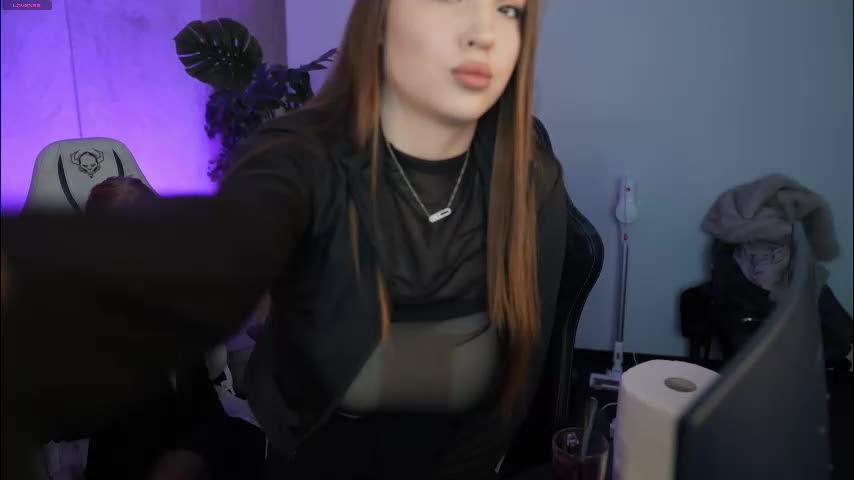 kira0541 Adult Chat November 18, 2025