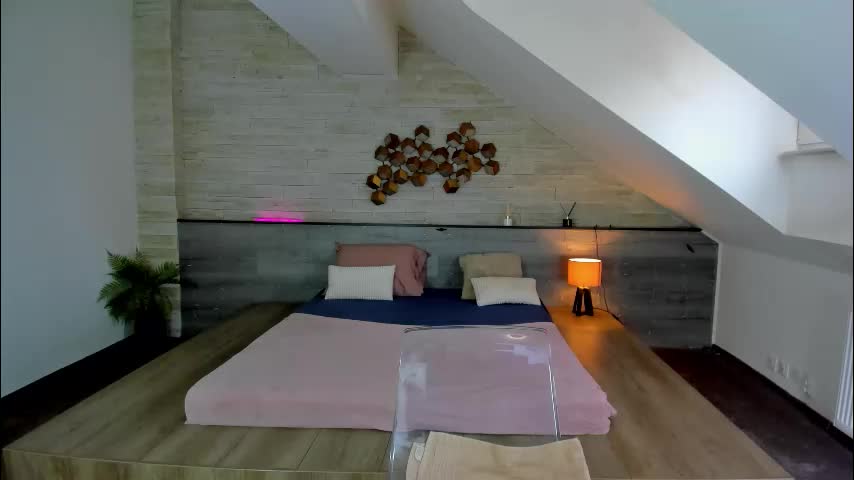 skinnystar_ Adult Chat November 18, 2025