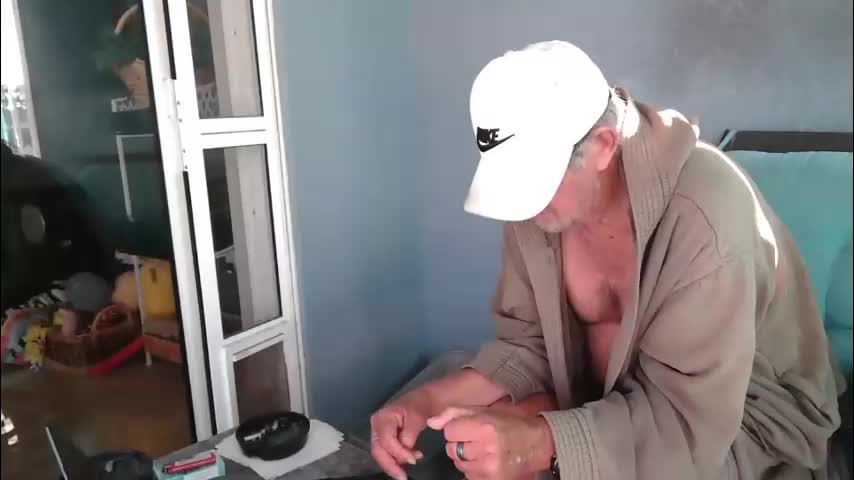 smallpenisbigtongue Adult Chat November 18, 2025