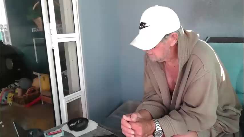 smallpenisbigtongue Adult Chat November 18, 2025