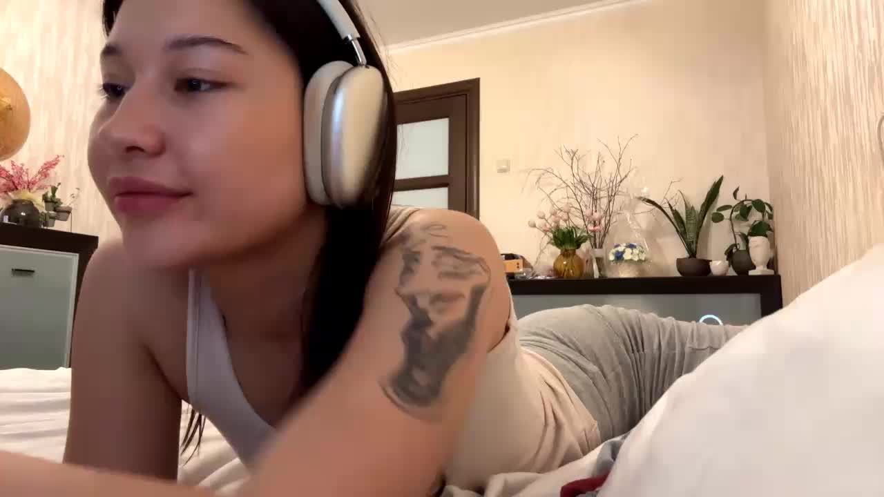 LakishaYanish Adult Chat November 18, 2025