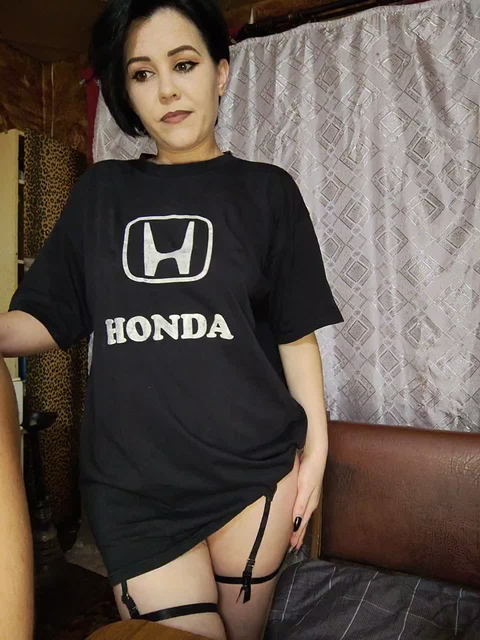 _Dia-Vik_ Adult Chat November 18, 2025