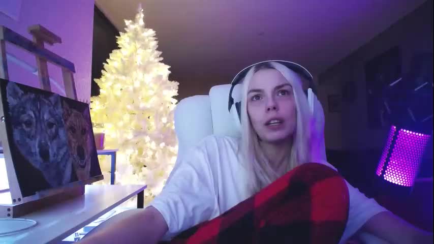 tinykylie Adult Chat November 18, 2025