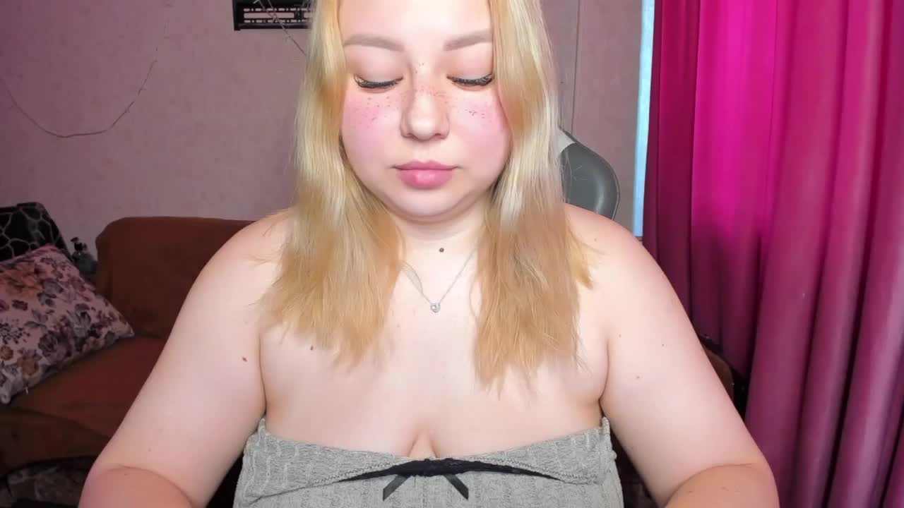 MilkaFoxy Adult Chat November 18, 2025