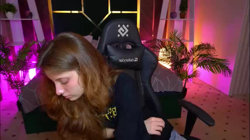 cuteefoxy Adult Chat November 18, 2025