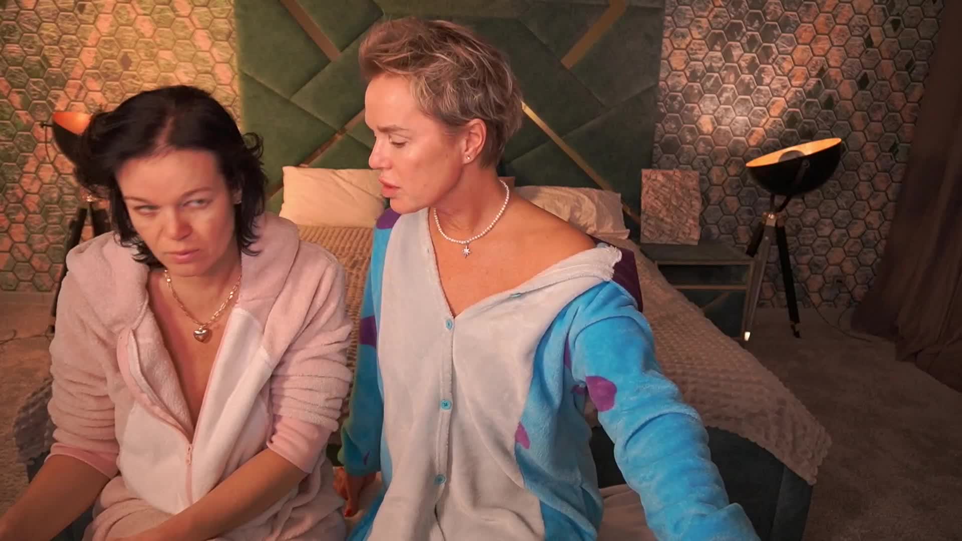 PleasureWeCouple Adult Chat November 18, 2025