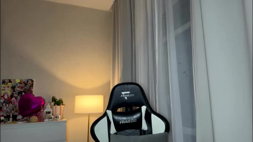 sexmoon11 Adult Chat November 19, 2025