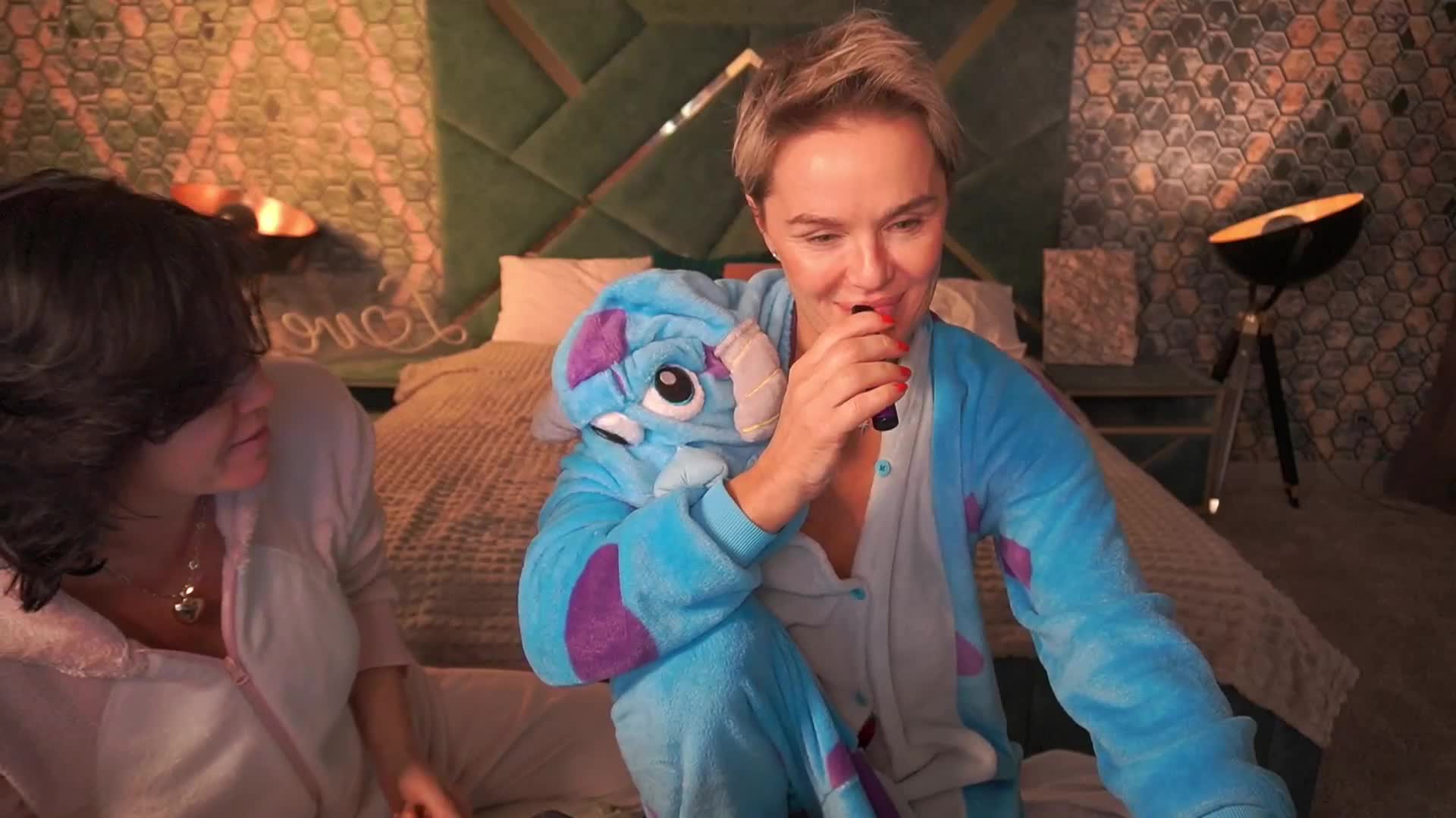 PleasureWeCouple Adult Chat November 19, 2025