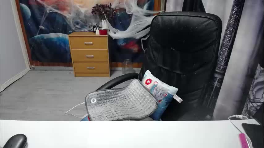 xxxnewlywedsxxx Adult Chat November 19, 2025