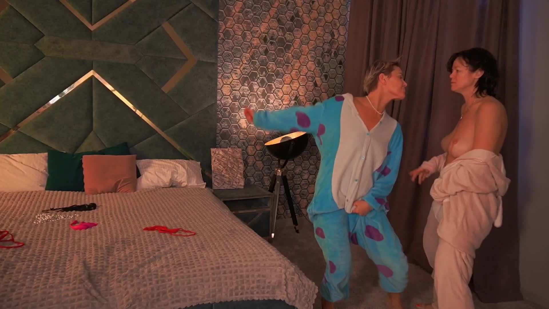 PleasureWeCouple Adult Chat November 19, 2025