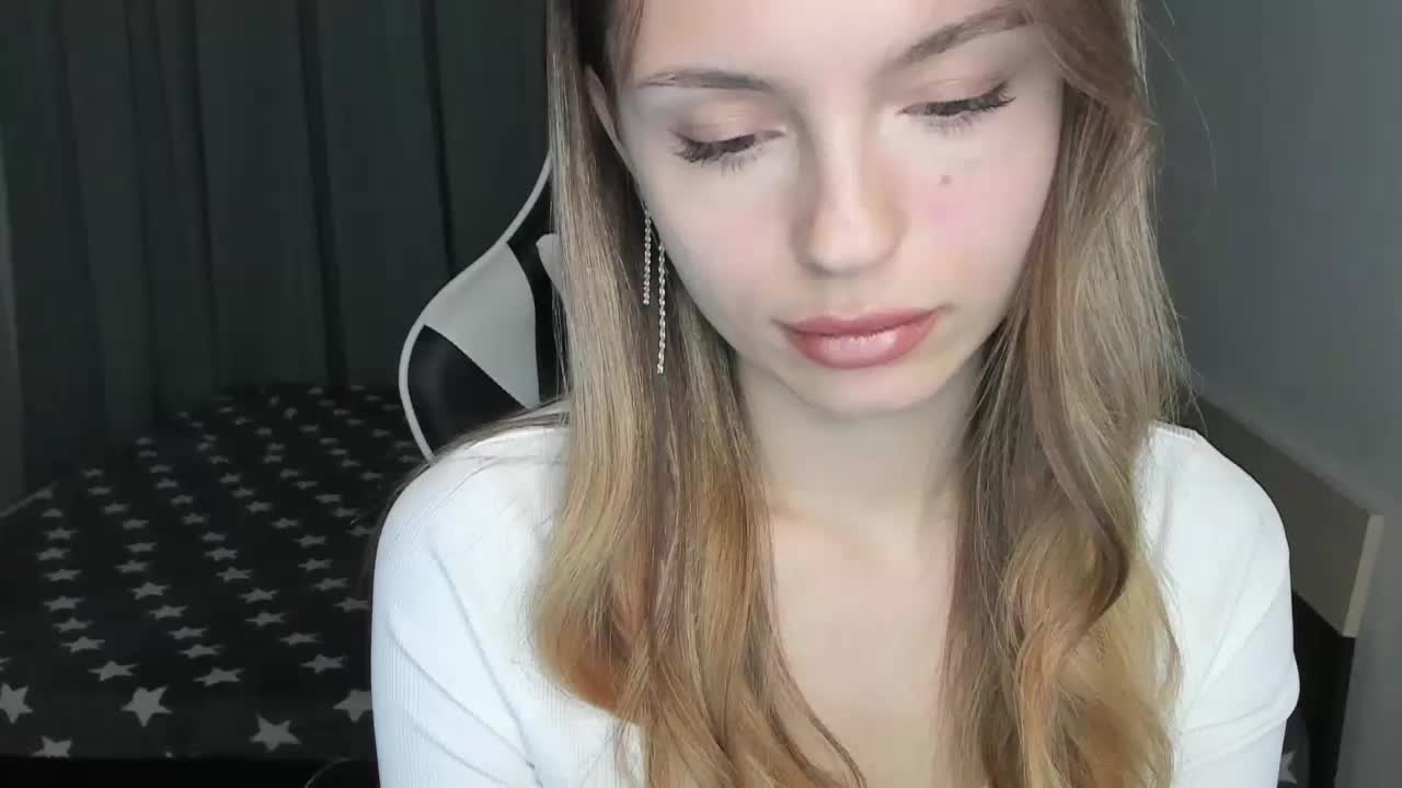 EmiMe Adult Chat November 19, 2025