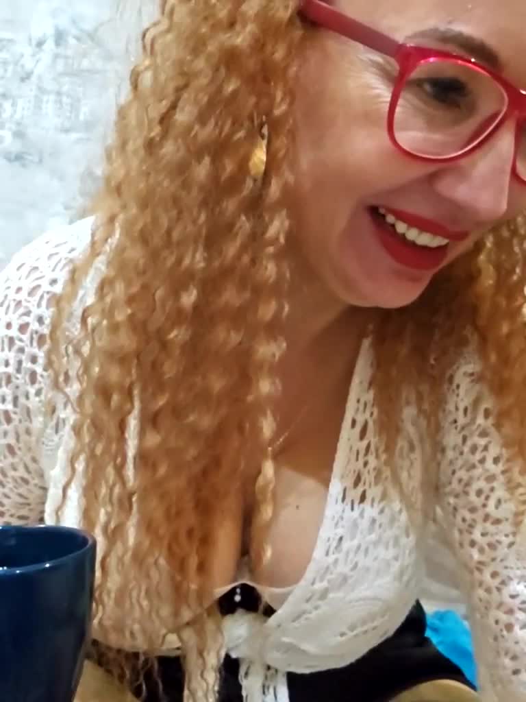 Pink-Lips Adult Chat November 19, 2025