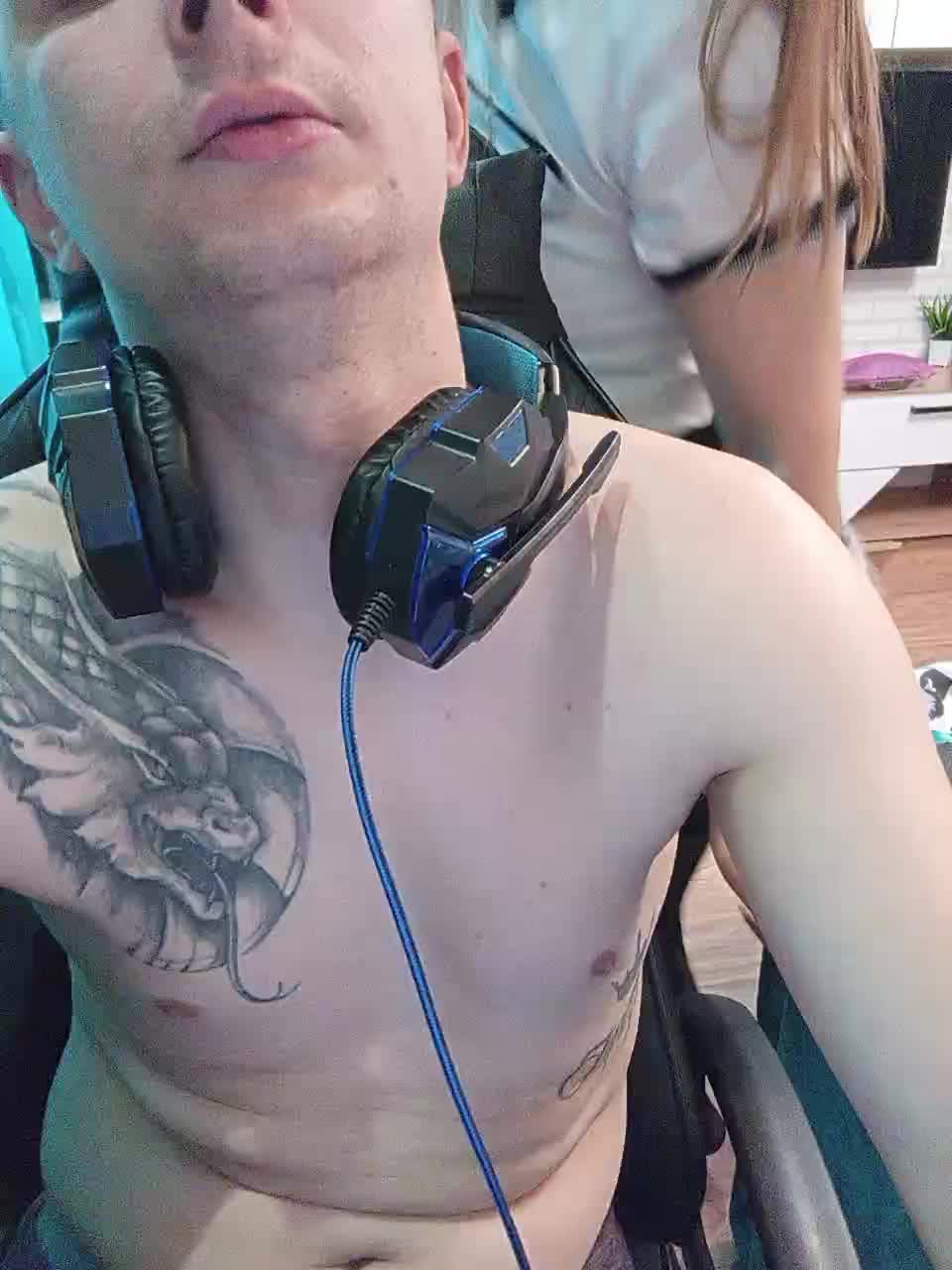 Niki233221 Adult Chat November 19, 2025