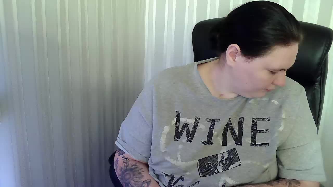 XLisaBlueX Adult Chat November 19, 2025