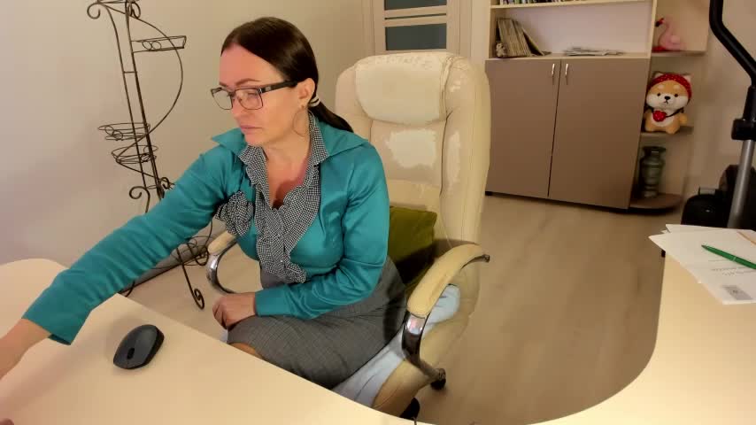 Vika73 Adult Chat November 19, 2025