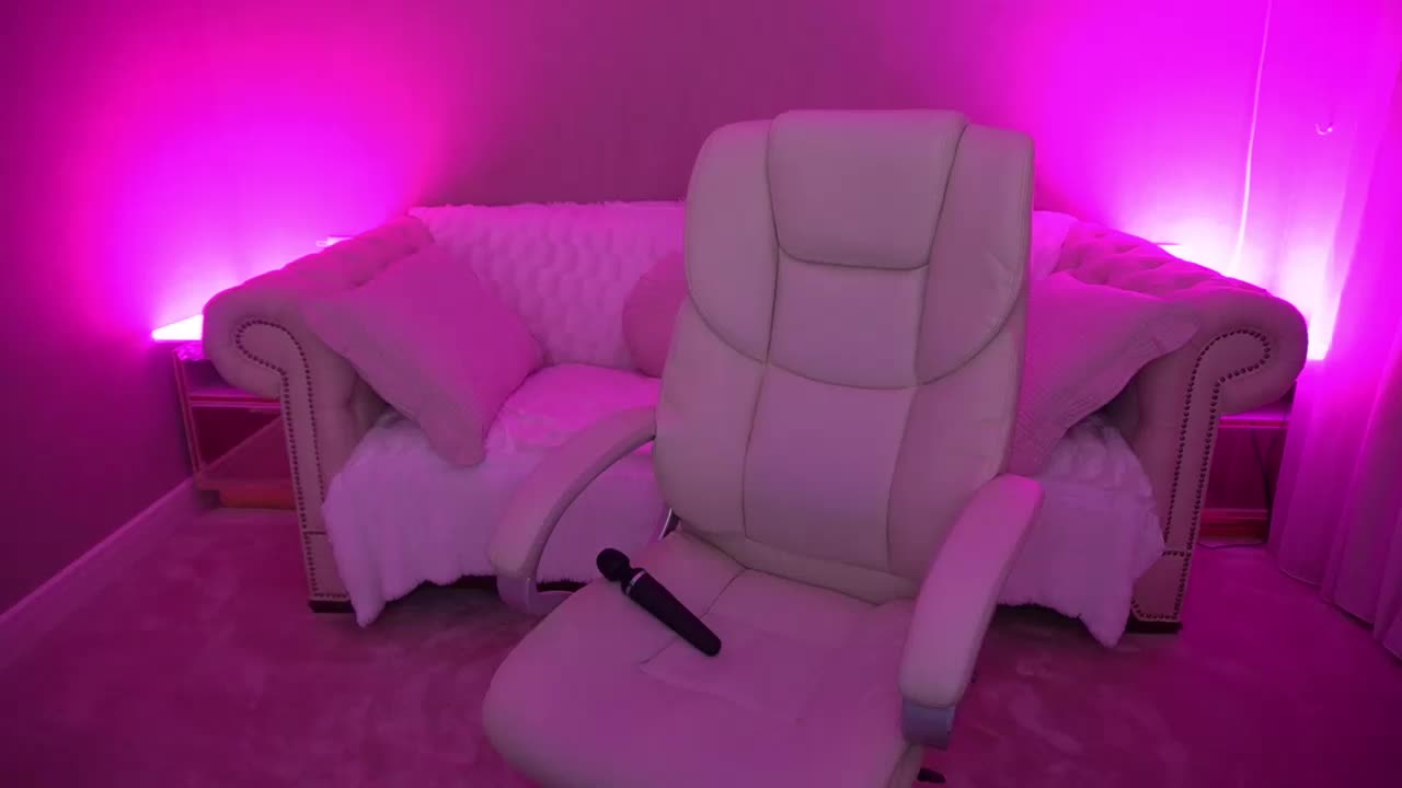 FataleNellie Adult Chat November 19, 2025