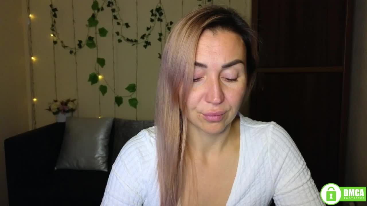 Jullyblondkiss Adult Chat November 19, 2025