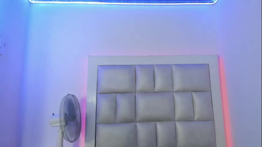 laura__js_ Adult Chat November 19, 2025