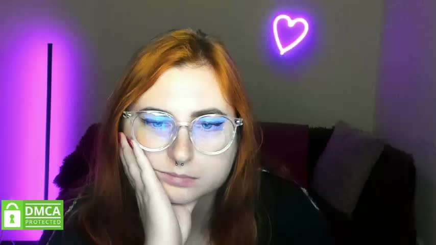 Aliciaredluv Adult Chat November 19, 2025