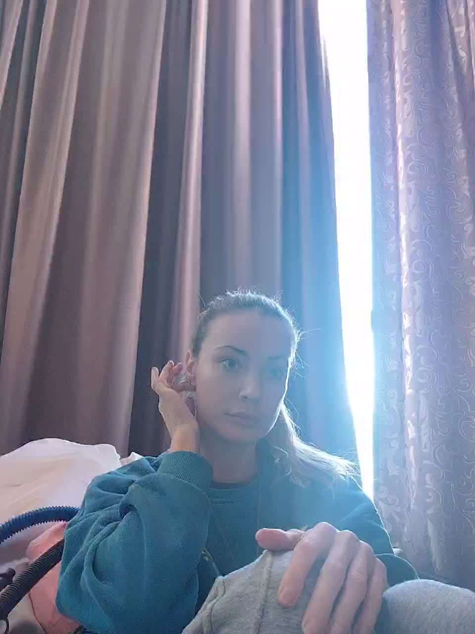 Lola3000 Adult Chat November 19, 2025