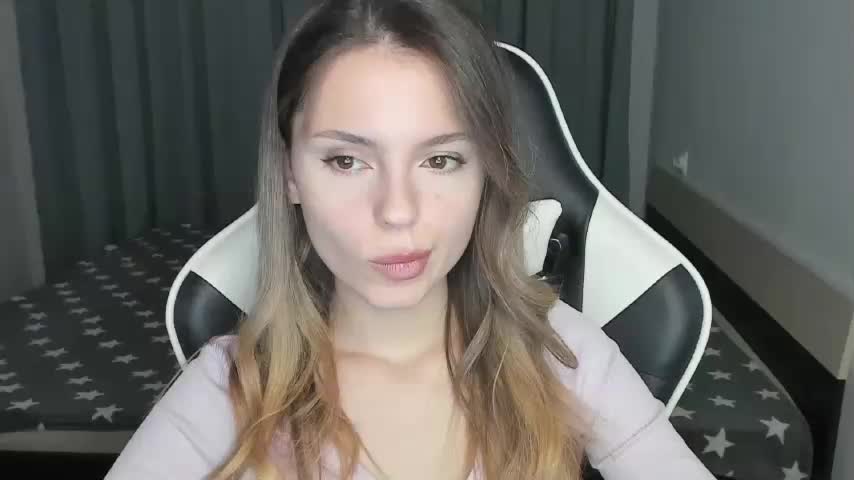 EmiMe Adult Chat November 19, 2025