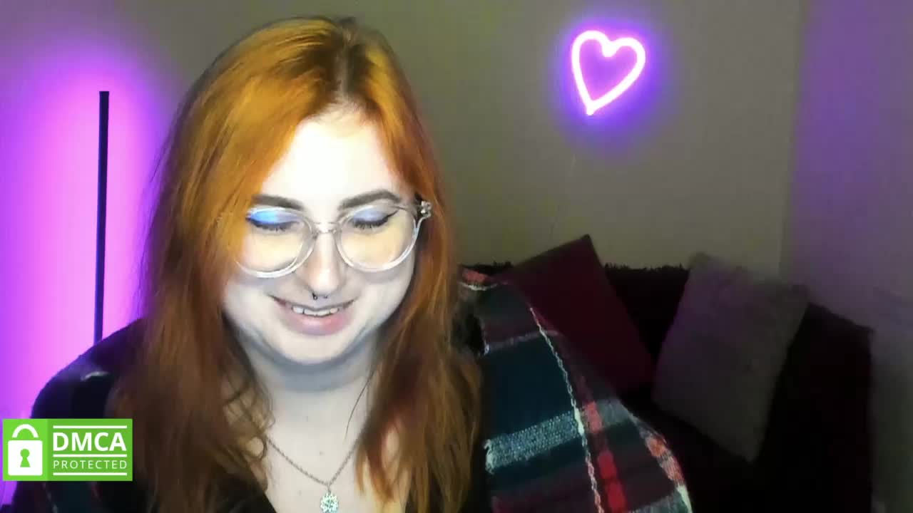 Aliciaredluv Adult Chat November 19, 2025