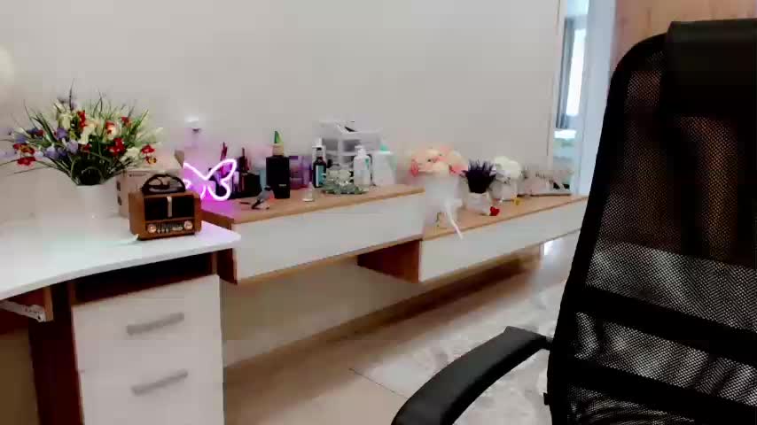 JuicyGloss Adult Chat November 19, 2025