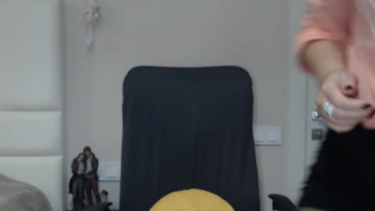 aniutkamau Adult Chat November 19, 2025