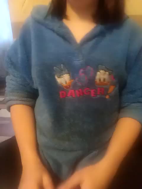 Konfetka228 Adult Chat November 19, 2025