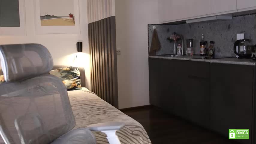 _whoareu_ Adult Chat November 19, 2025