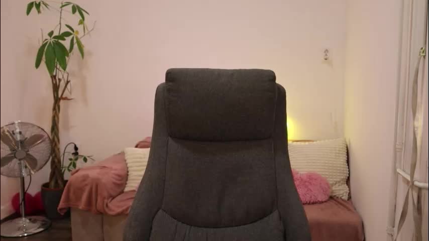 littlestellaspark Adult Chat November 20, 2025