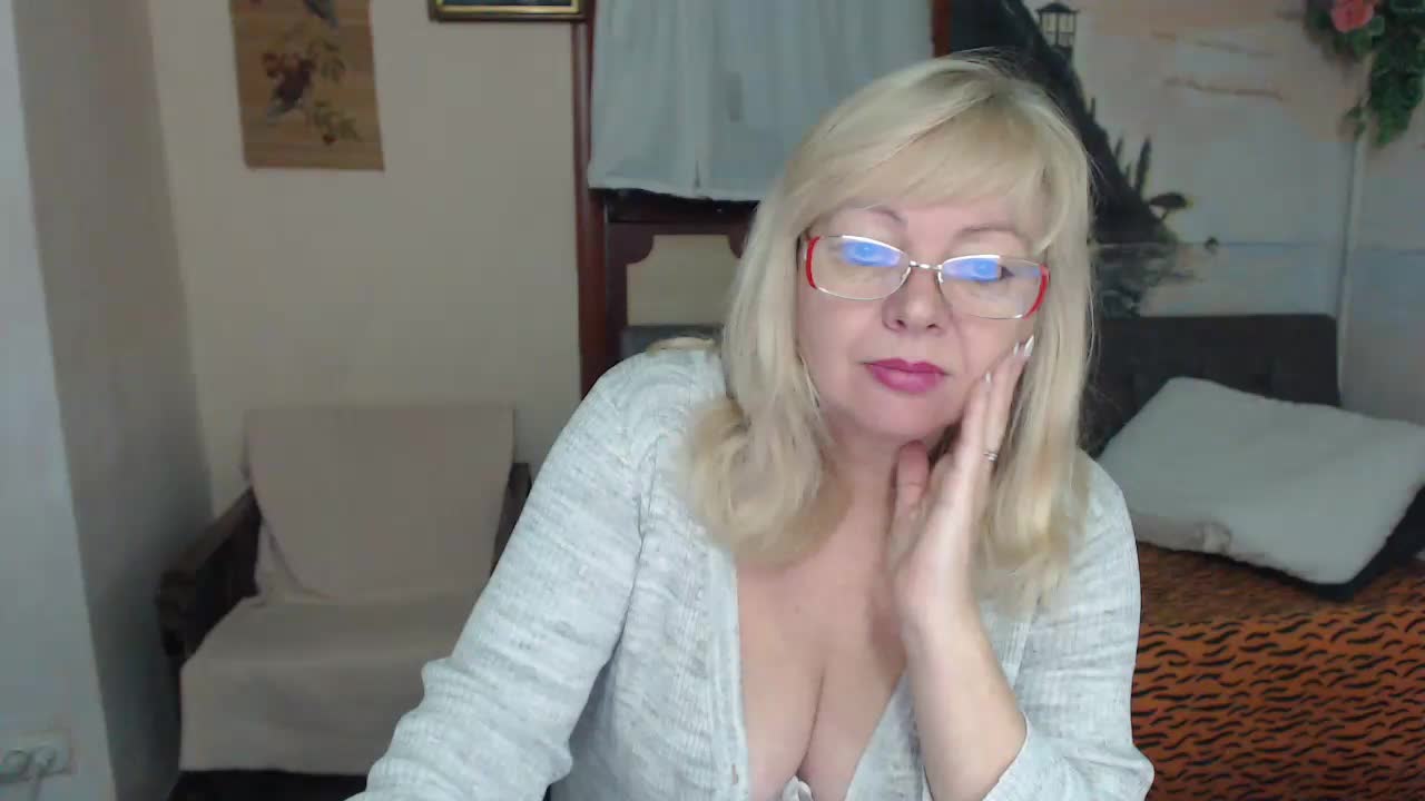 EvelynLoveShy Adult Chat November 20, 2025