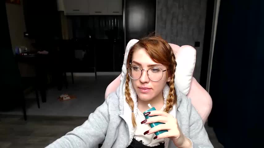 Reginasmilee Adult Chat November 20, 2025