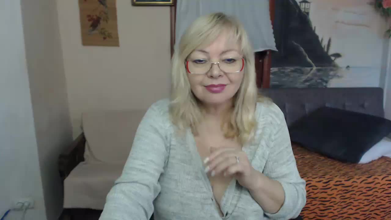 EvelynLoveShy Adult Chat November 20, 2025