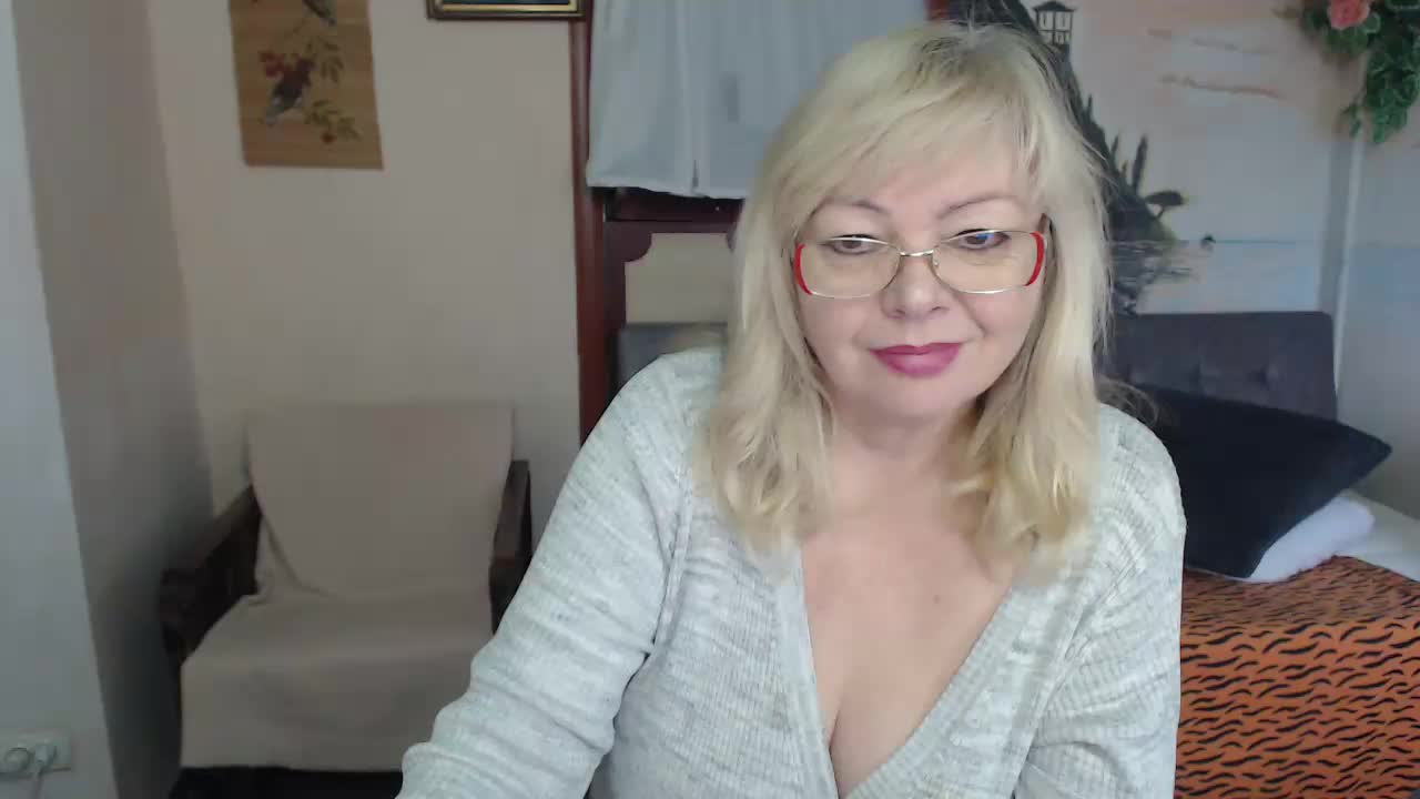 EvelynLoveShy Adult Chat November 20, 2025