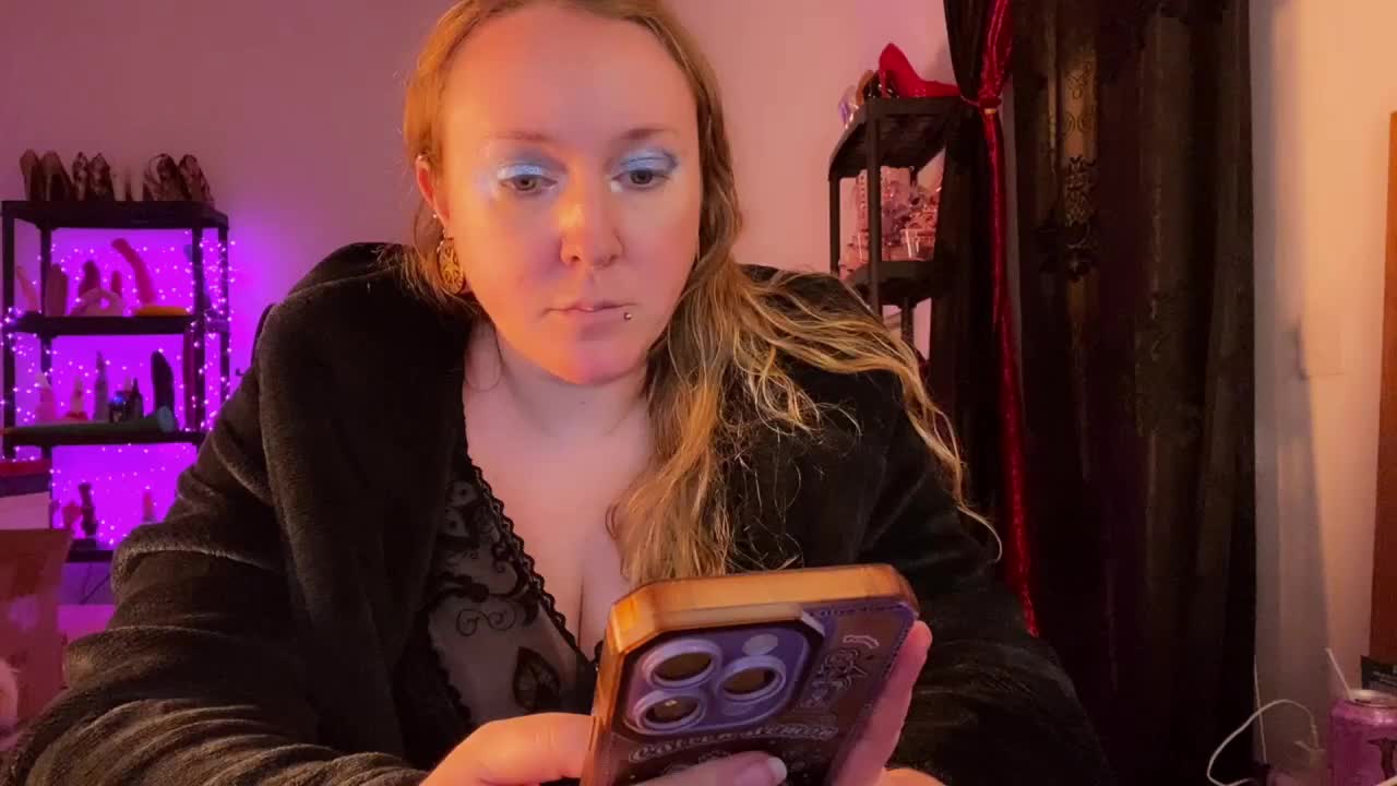 NylonQueen Adult Chat November 21, 2025