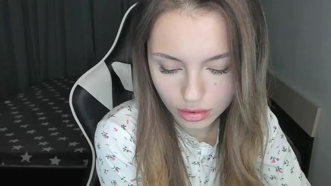 EmiMe Adult Chat November 21, 2025