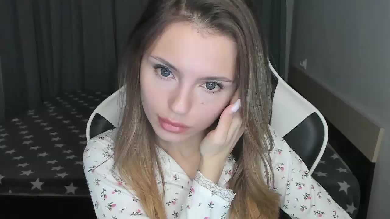 EmiMe Adult Chat November 21, 2025