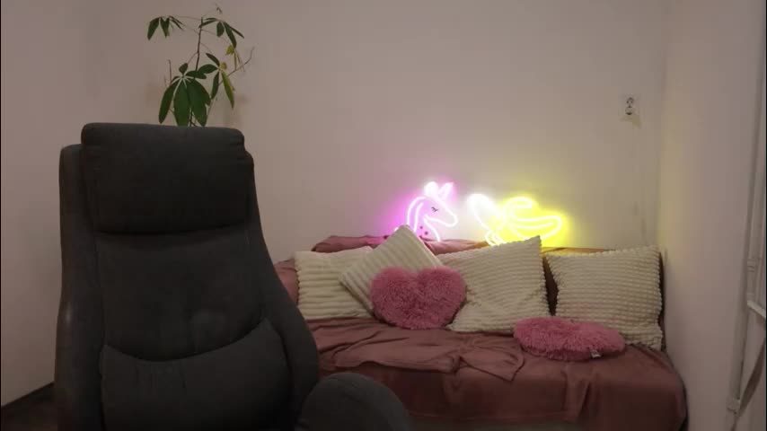 littlestellaspark Adult Chat November 21, 2025