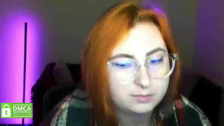 Aliciaredluv Adult Chat November 21, 2025