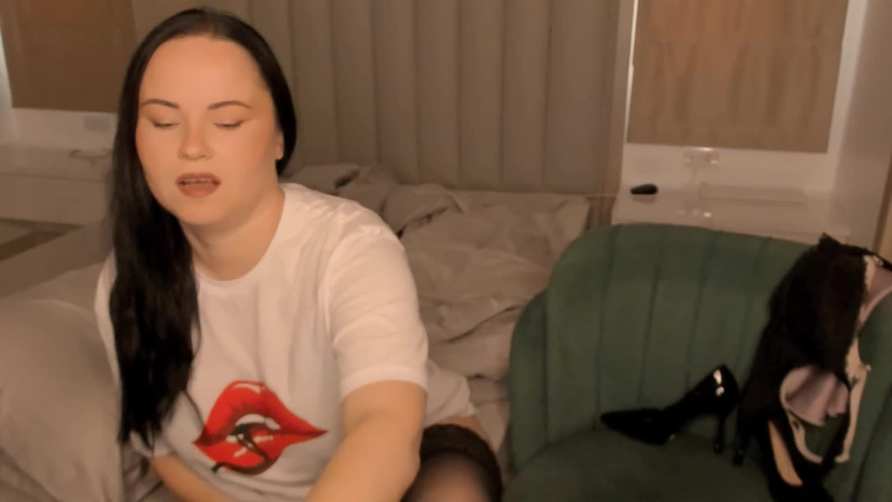 Juliamills Adult Chat November 21, 2025